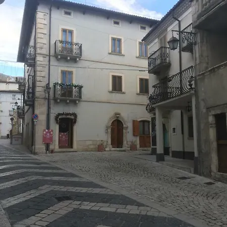 Mini Centro Storico * بيسكوكوستانزو